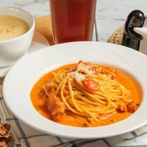 招牌培根肉醬麵